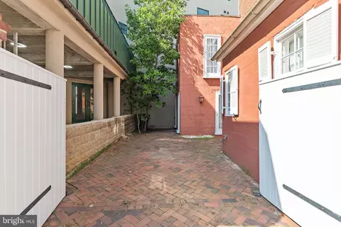 Exterior - 60 Cornhill St, Annapolis, MD 21401 photo 3 of 7