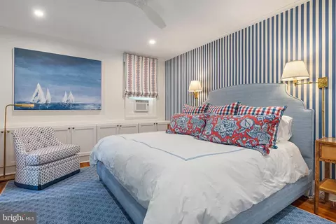 Bedroom - 60 Cornhill St, Annapolis, MD 21401 photo 1 of 8