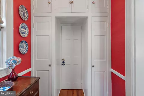 Entry Way - 60 Cornhill St, Annapolis, MD 21401 photo 3 of 6