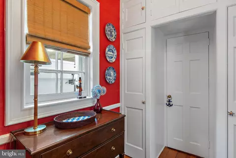 Entry Way - 60 Cornhill St, Annapolis, MD 21401 photo 1 of 6
