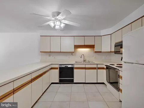 Kitchen - 430 Capstan Ct #42, Arnold, MD 21012 photo 4 of 4