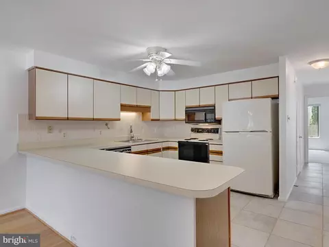 Kitchen - 430 Capstan Ct #42, Arnold, MD 21012 photo 2 of 4
