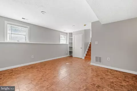 Living - 7666 Pine Haven Dr, Pasadena, MD 21122 photo 5 of 5