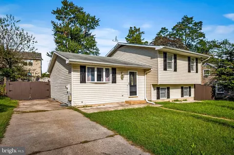 Exterior - 7666 Pine Haven Dr, Pasadena, MD 21122 photo 3 of 6