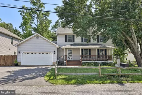 1207 Avalon Blvd, Shady Side, MD 20764