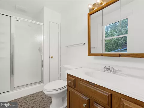 Bath - 220 Falcon Dr, Pasadena, MD 21122 photo 2 of 4