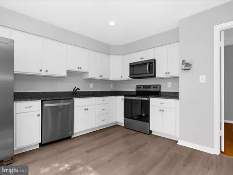 Kitchen - 220 Falcon Dr, Pasadena, MD 21122 photo 1 of 2