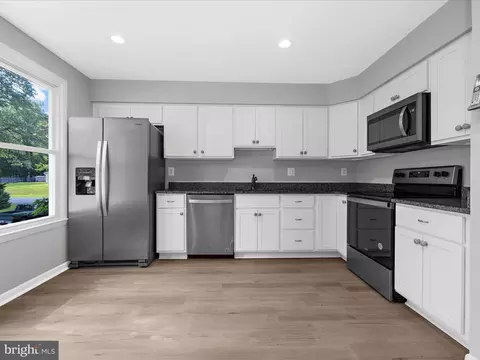 Kitchen - 220 Falcon Dr, Pasadena, MD 21122 photo 2 of 2