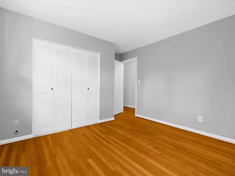 Bedroom - 220 Falcon Dr, Pasadena, MD 21122 photo 2 of 10