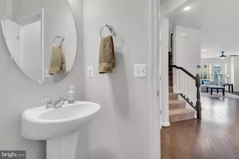 8321 Meadowood Dr, Hanover, MD 21076 photo 18