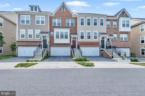 8321 Meadowood Dr, Hanover, MD 21076 photo 2