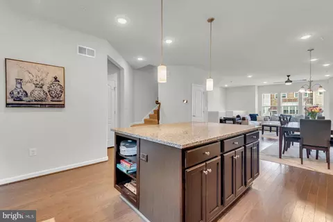 8321 Meadowood Dr, Hanover, MD 21076 photo 5