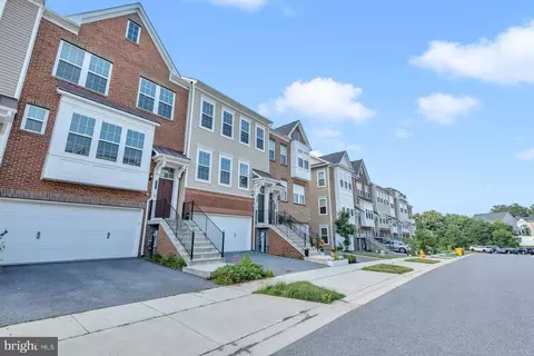 8321 Meadowood Dr, Hanover, MD 21076 photo 3