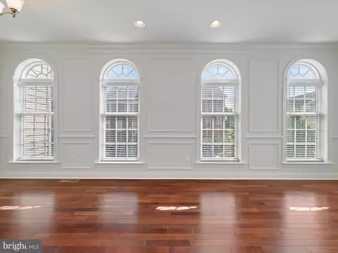 Living - 7730 Terraview Ct, Hanover, MD 21076 photo 3 of 14