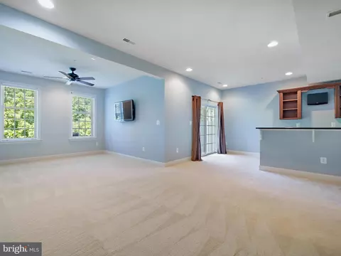 Living - 7730 Terraview Ct, Hanover, MD 21076 photo 13 of 14