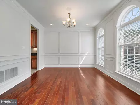 Living - 7730 Terraview Ct, Hanover, MD 21076 photo 4 of 14