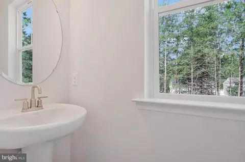 Entry Way - 1195 Cedar Ave, Shady Side, MD 20764 photo 10 of 13