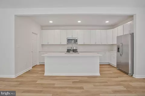 Entry Way - 1195 Cedar Ave, Shady Side, MD 20764 photo 5 of 13