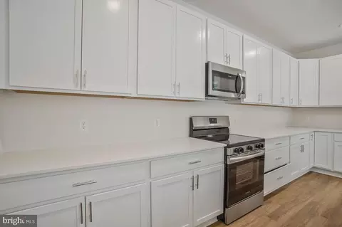 Kitchen - 1195 Cedar Ave, Shady Side, MD 20764 photo 2 of 2