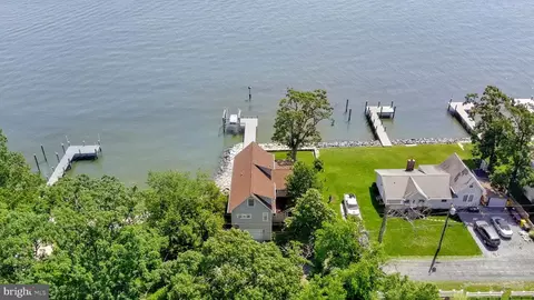 4715 Oak Rd, Shady Side, MD 20764