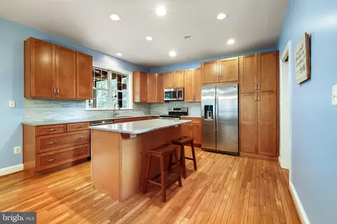 Kitchen - 2802 Apple Cinnamon Pl, Edgewater, MD 21037 photo 2 of 3