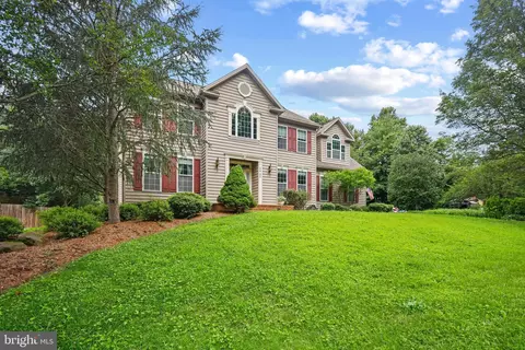 Exterior - 2802 Apple Cinnamon Pl, Edgewater, MD 21037 photo 3 of 11