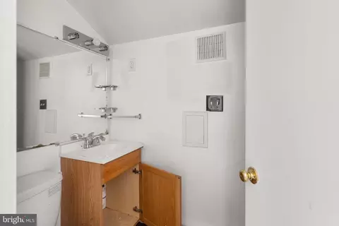 Bath - 14 Fallon Dr, Pasadena, MD 21122 photo 2 of 2