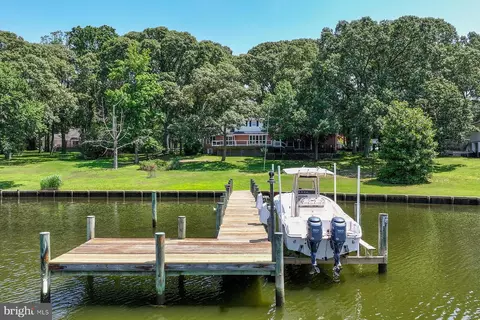10 Sonora Dr, Pasadena, MD 21122