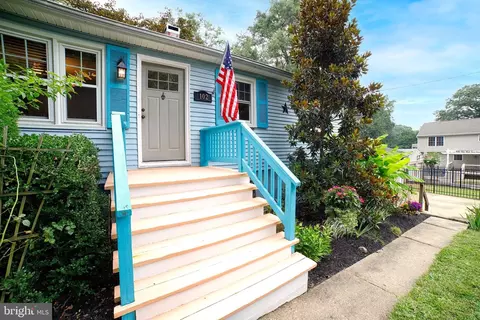 102 Boxwood Rd, Annapolis, MD 21403