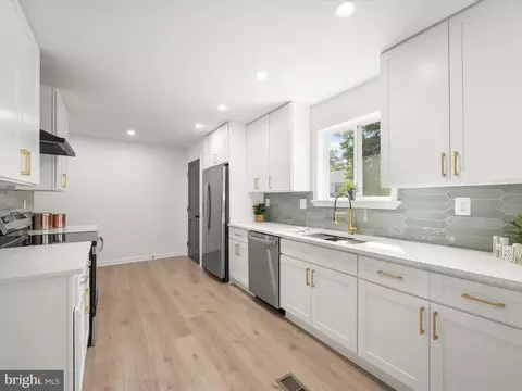 Kitchen - 7162 Ohio Ave, Hanover, MD 21076 photo 4 of 5