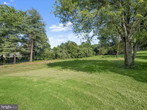 Exterior - 7162 Ohio Ave, Hanover, MD 21076 photo 6 of 8
