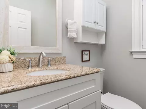 Bath - 3309 Kenney Ln, Edgewater, MD 21037 photo 1 of 6