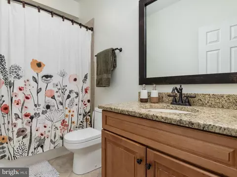 Bath - 3309 Kenney Ln, Edgewater, MD 21037 photo 2 of 6