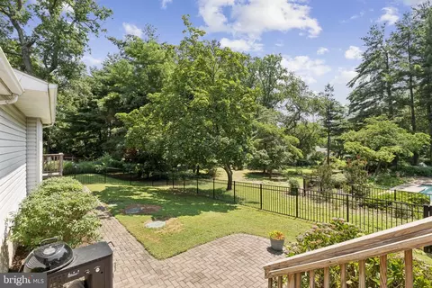Exterior - 346 Edgewater Rd, Pasadena, MD 21122 photo 7 of 17