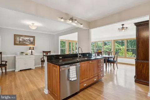 Kitchen - 346 Edgewater Rd, Pasadena, MD 21122 photo 4 of 4