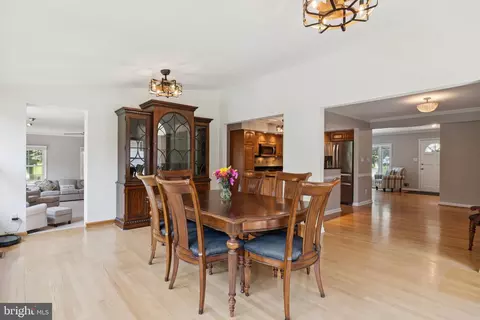 Dining - 346 Edgewater Rd, Pasadena, MD 21122 photo 3 of 3