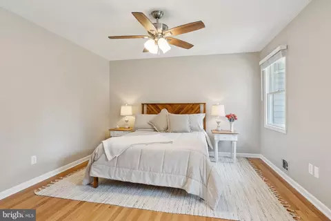 Bedroom - 346 Edgewater Rd, Pasadena, MD 21122 photo 4 of 6