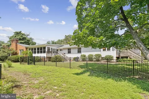 Exterior - 346 Edgewater Rd, Pasadena, MD 21122 photo 5 of 17