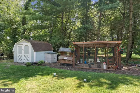 Exterior - 346 Edgewater Rd, Pasadena, MD 21122 photo 8 of 17
