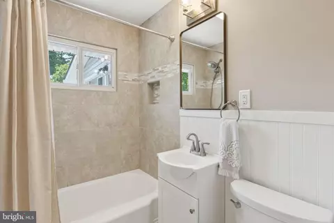 Bath - 346 Edgewater Rd, Pasadena, MD 21122 photo 4 of 6