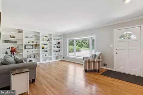 Living - 346 Edgewater Rd, Pasadena, MD 21122 photo 3 of 6