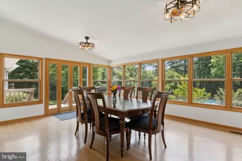 Dining - 346 Edgewater Rd, Pasadena, MD 21122 photo 1 of 3