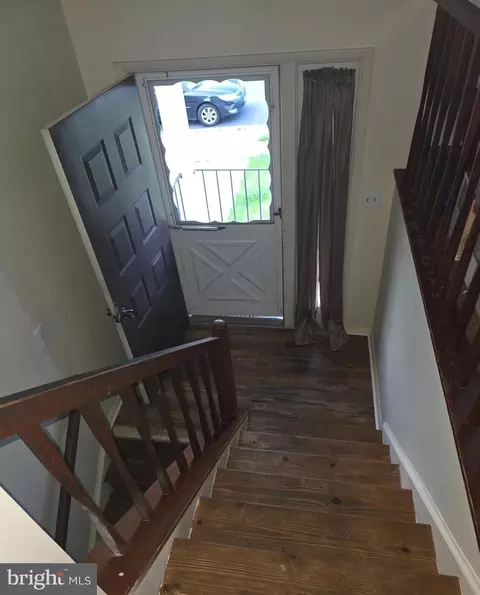 Entry Way - 1407 Gesna Dr, Hanover, MD 21076 photo 1 of 2