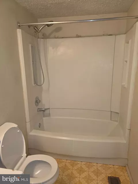 Bath - 1407 Gesna Dr, Hanover, MD 21076 photo 1 of 2