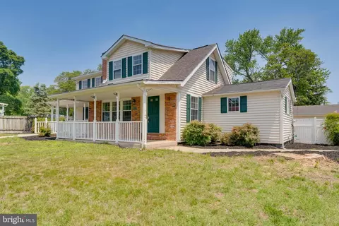 1216 Farmview Rd, Pasadena, MD 21122 photo 2