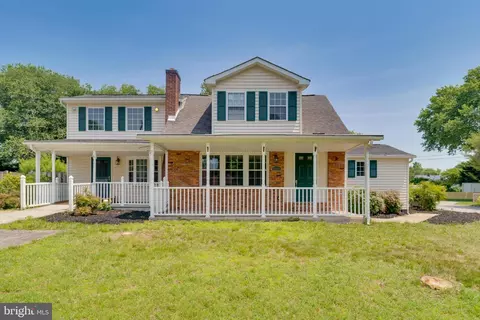 1216 Farmview Rd, Pasadena, MD 21122