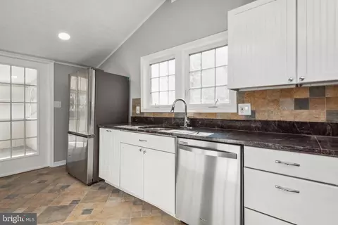 1216 Farmview Rd, Pasadena, MD 21122 photo 23