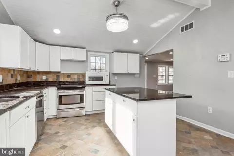 1216 Farmview Rd, Pasadena, MD 21122 photo 21