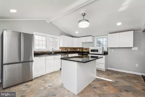 1216 Farmview Rd, Pasadena, MD 21122 photo 22