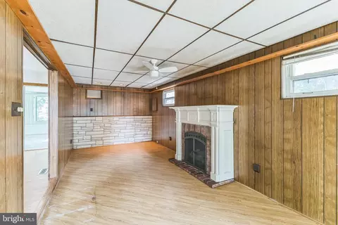 Living - 764 224th St, Pasadena, MD 21122 photo 7 of 8